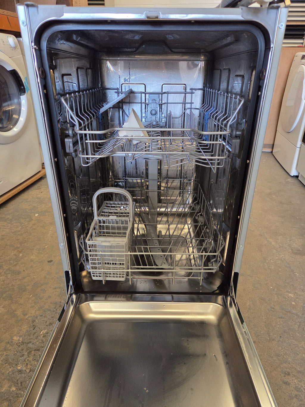 Indesit IN2IE10CS80UK Slimline Integrated Dishwasher - White