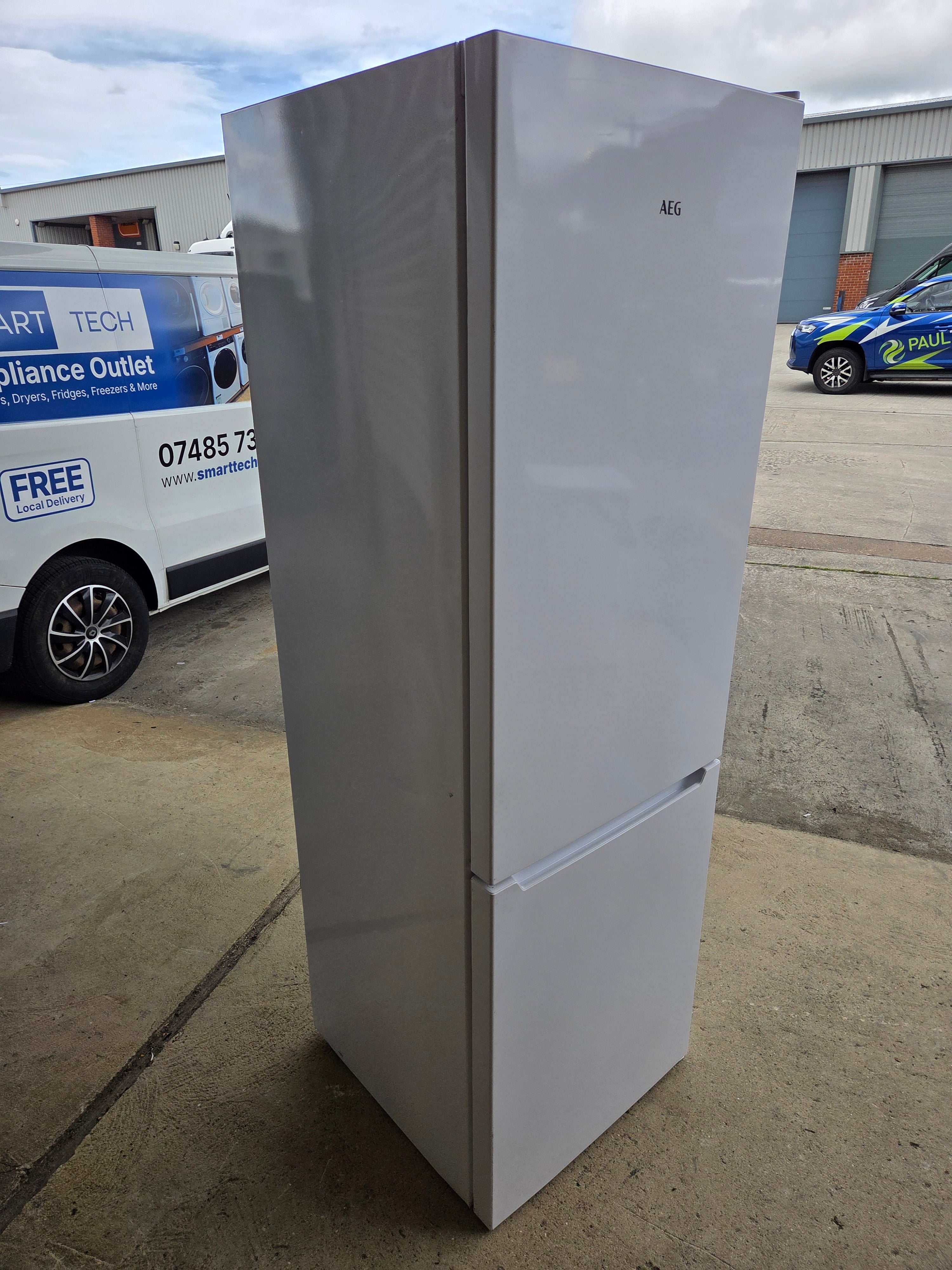 AEG ORC5S331EW 70/30 Fridge Freezer