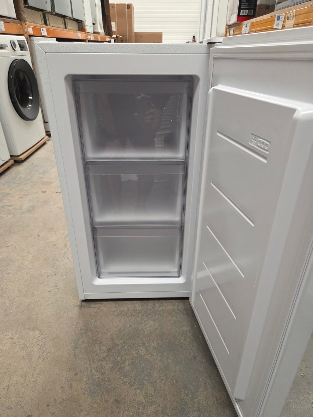 Hoover HONUQ2L38EWK Under‑Counter Freezer – White