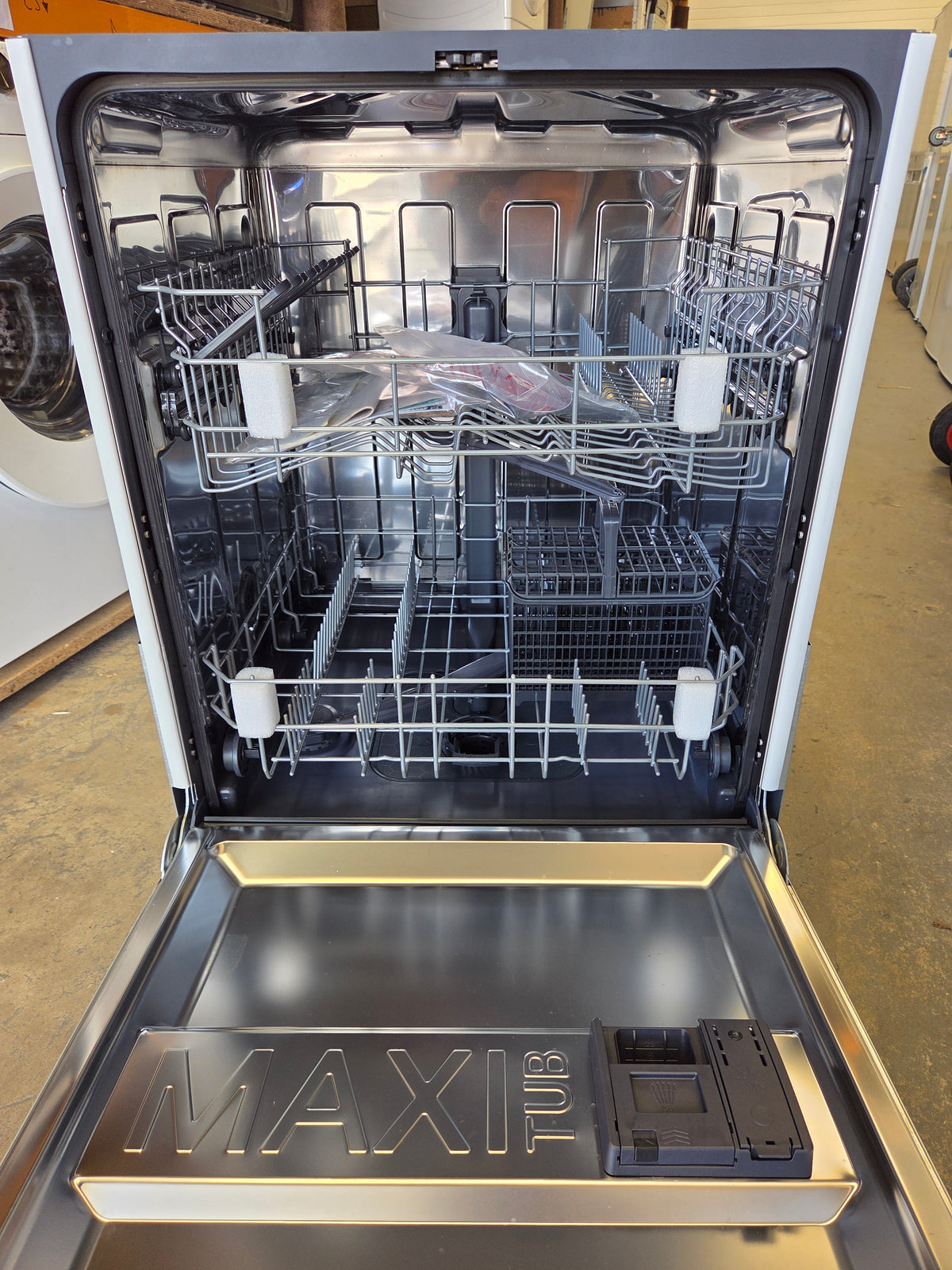 Candy CI 3E53E0W-80 Fulllsize Integrated Dishwasher - White