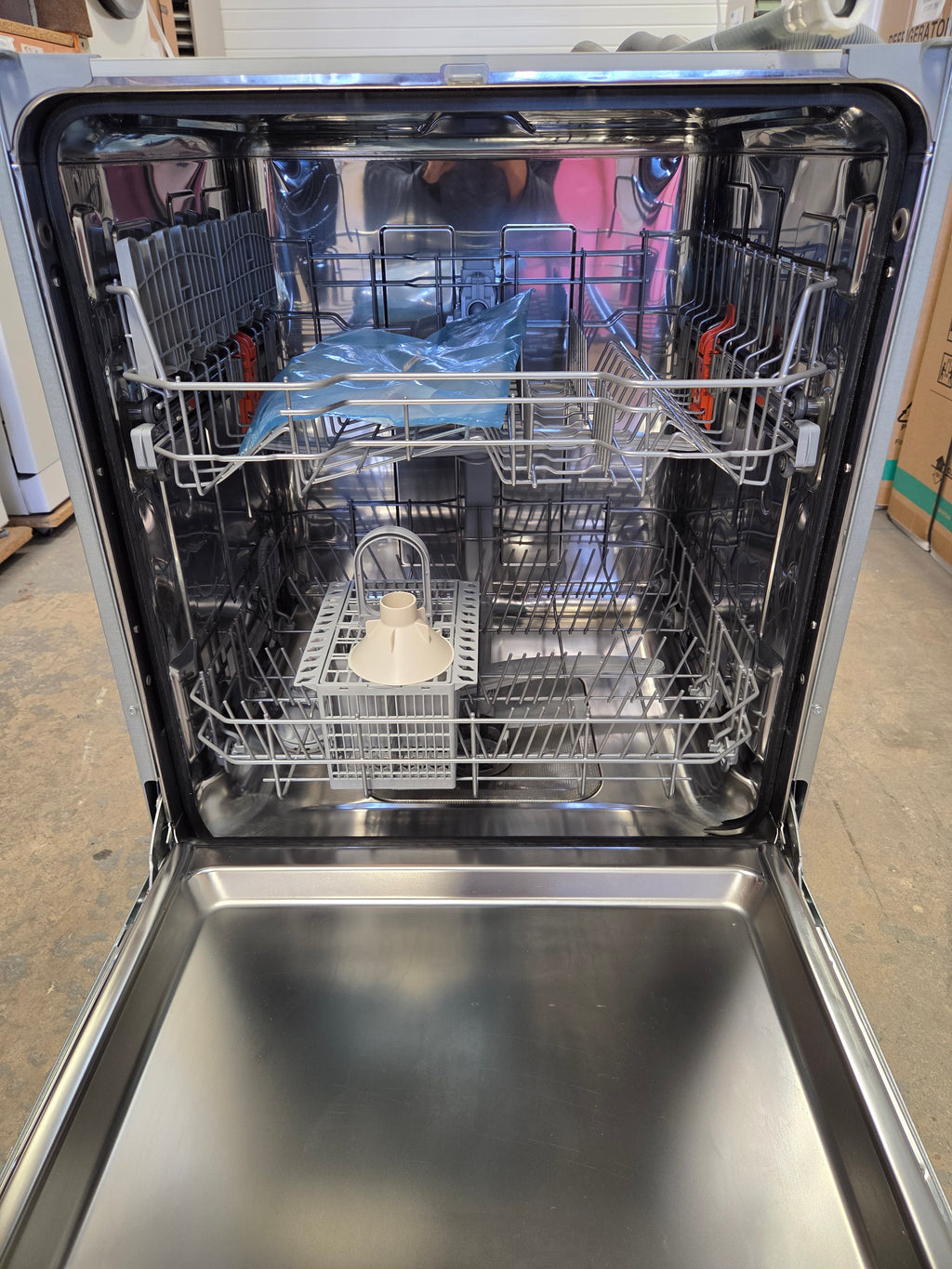 Hotpoint H2I HD526 B UK Integrated Dishwasher - Black