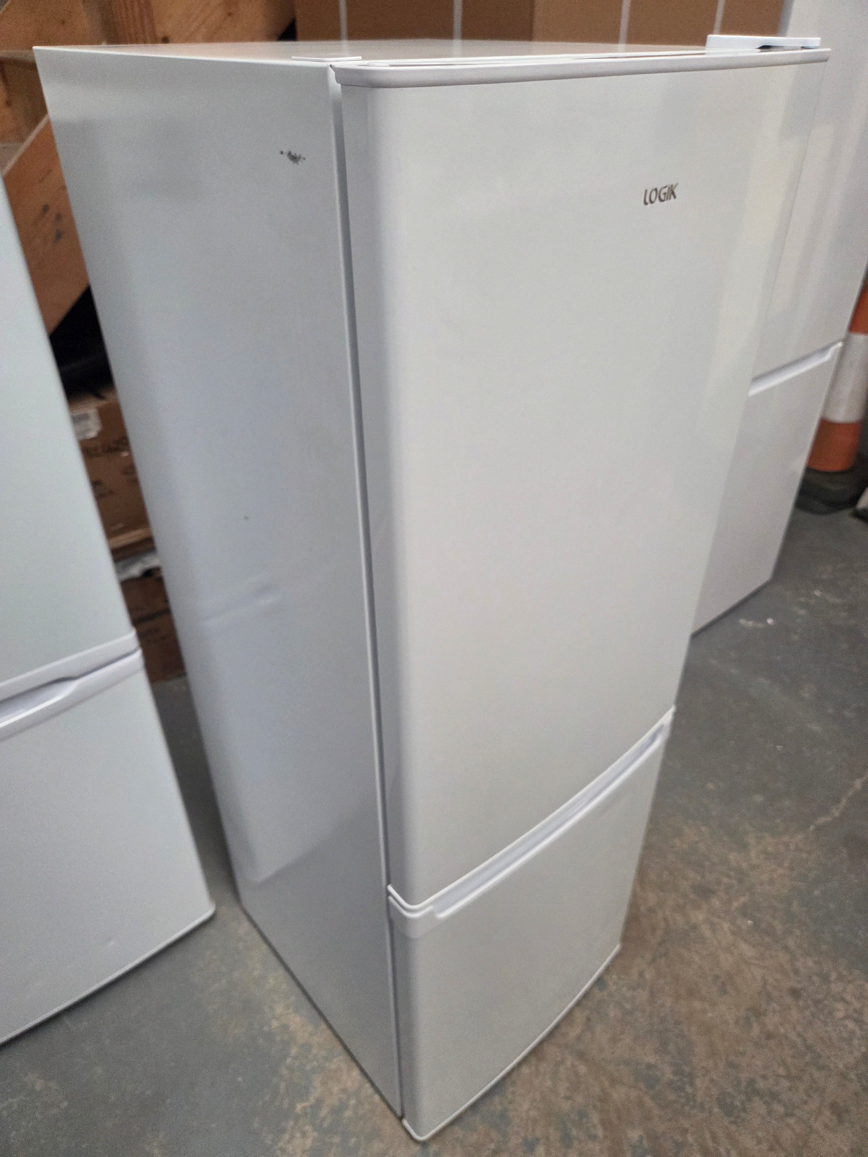 Logik L50BW23 60/40 Fridge Freezer – White