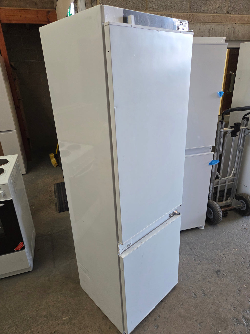 Hoover HONBQT3518EK Integrated 70/30 No Frost Fridge Freezer