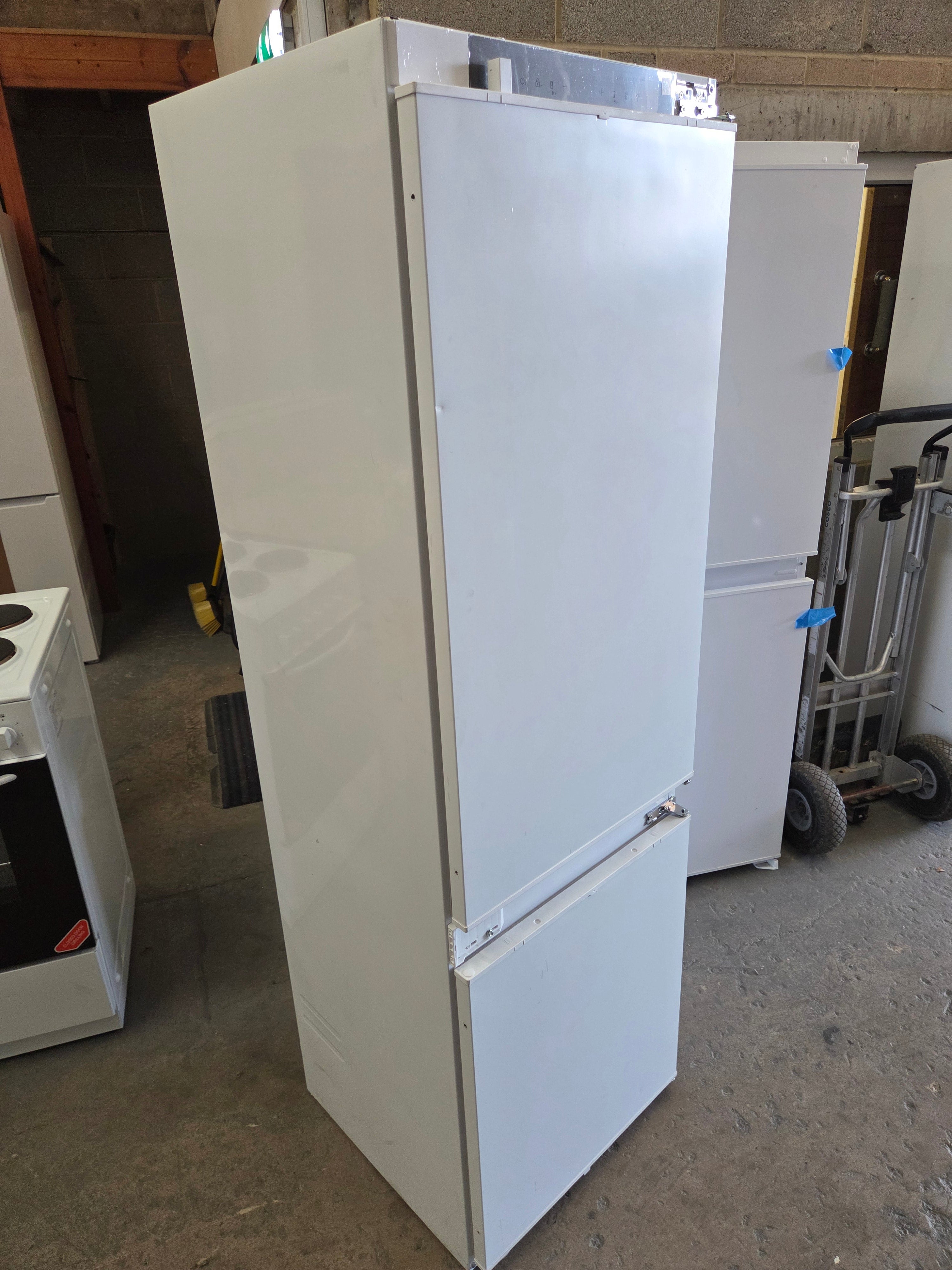Hoover HONBQT3518EK Integrated 70/30 No Frost Fridge Freezer