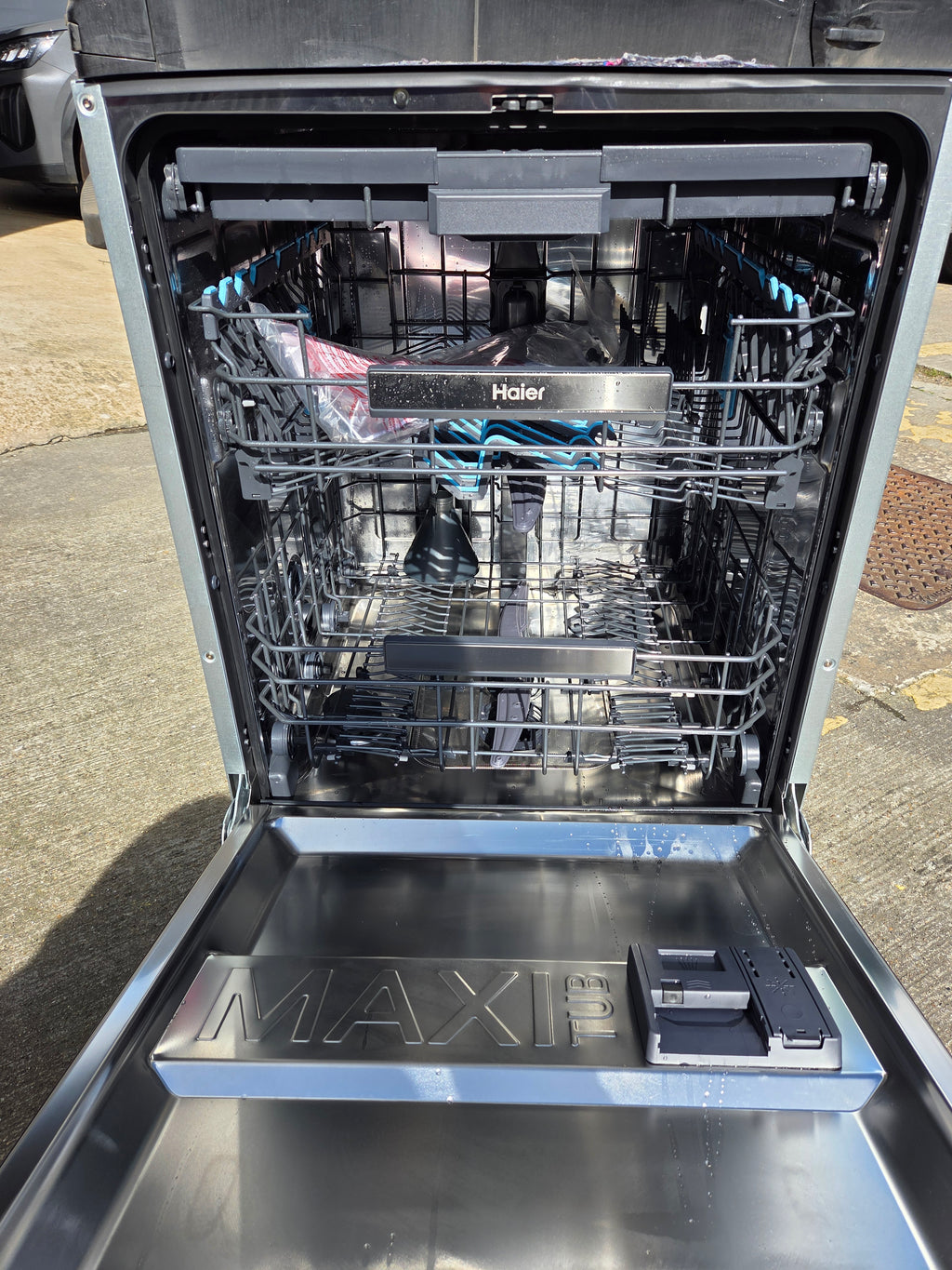 Haier XS4B4S3FSB Fullsize Integrated Dishwasher - Black