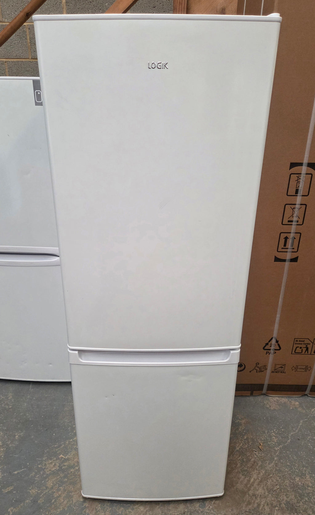 Logik L50BW23 60/40 Fridge Freezer – White