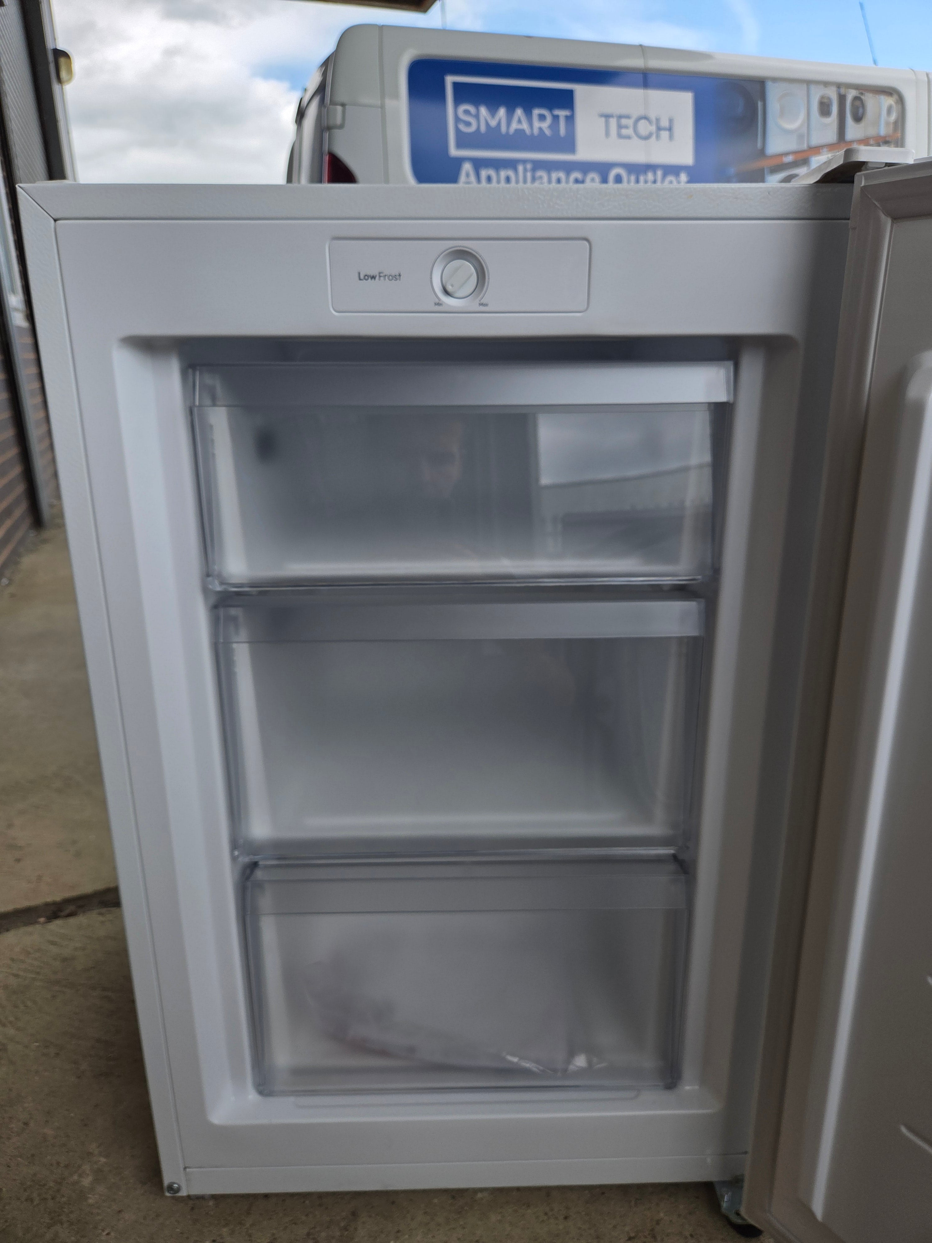 HOOVER HONUQ2L58EWK Undercounter Freezer